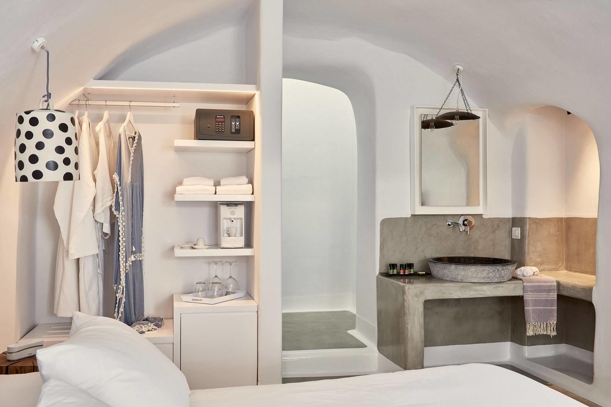 Boho Suites Santorini Периволос Екстериор снимка